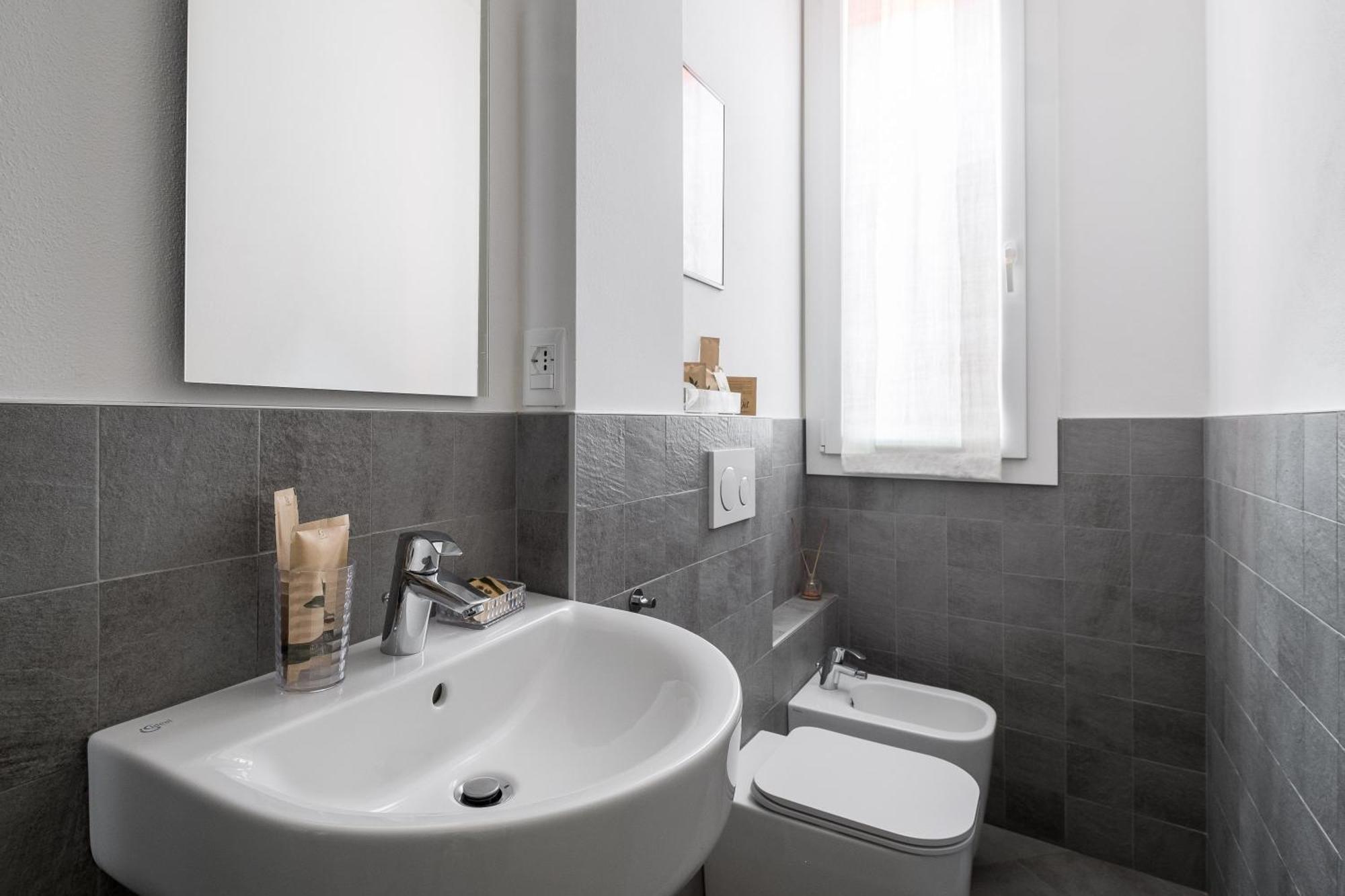 Canonica Suites Bologna Room photo